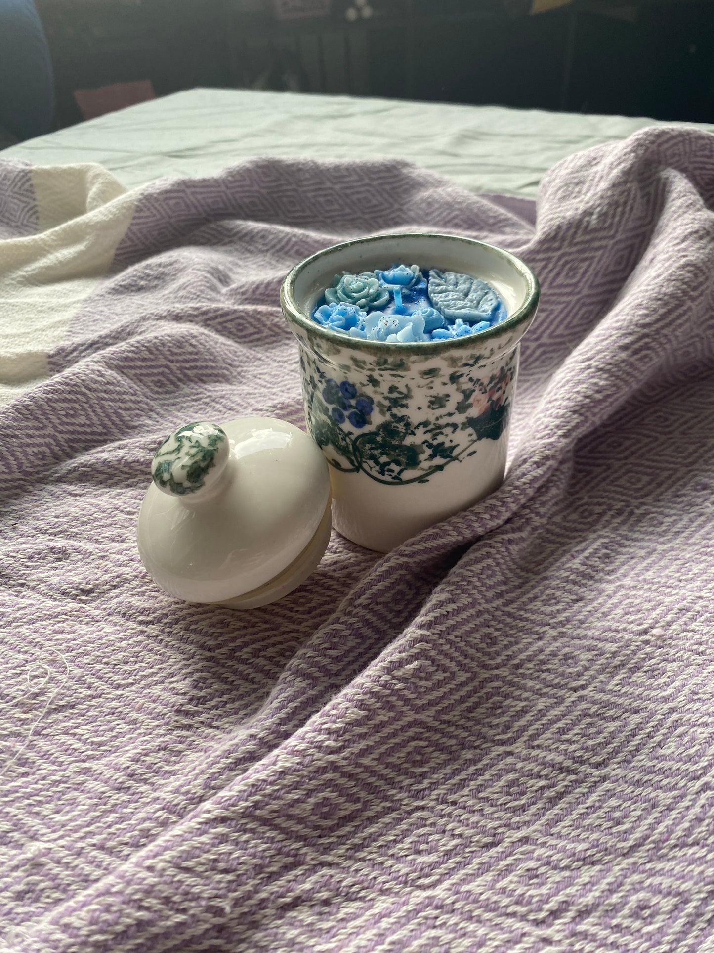 Ceramic jar candle | White, green, blue