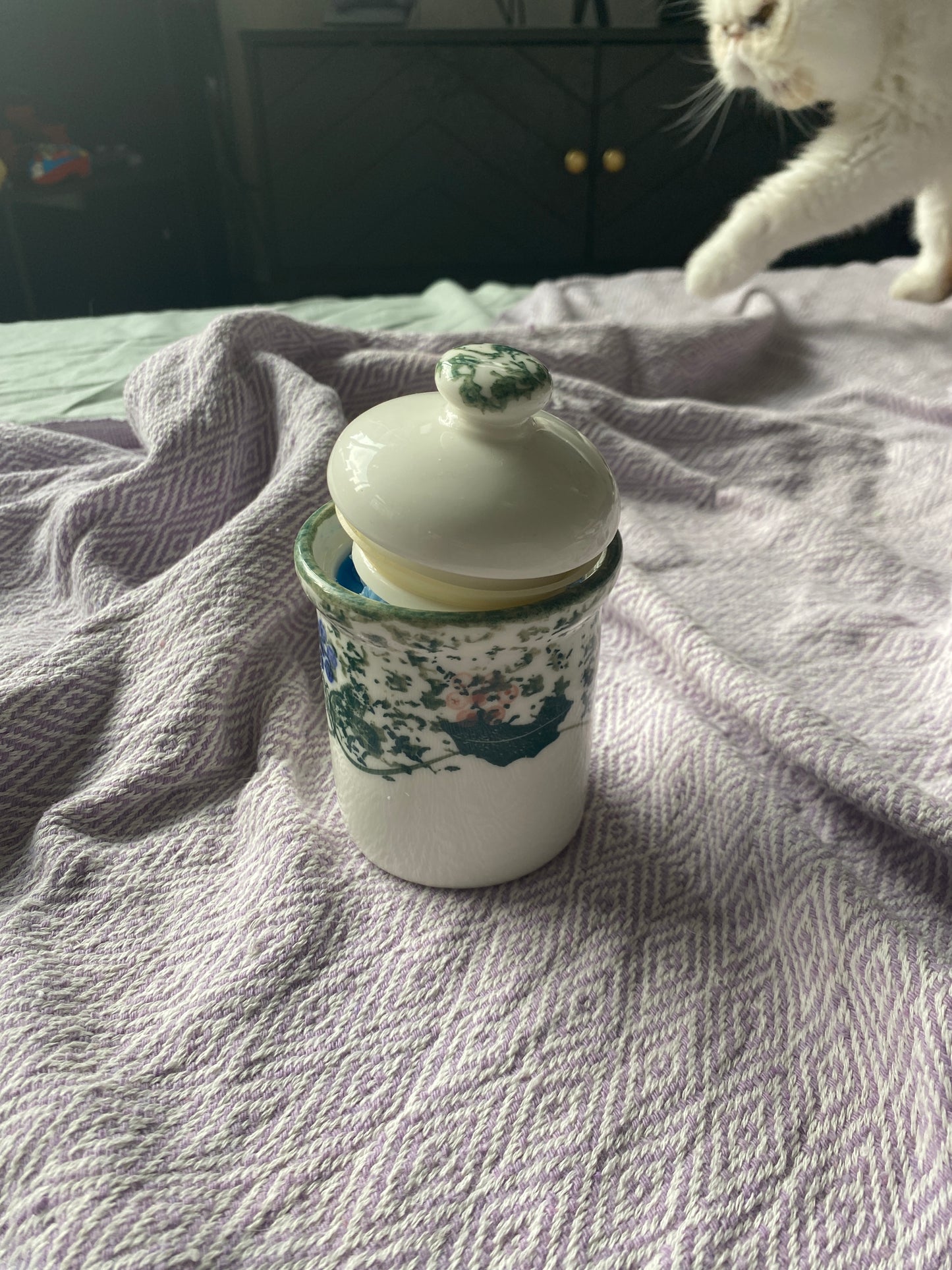 Ceramic jar candle | White, green, blue