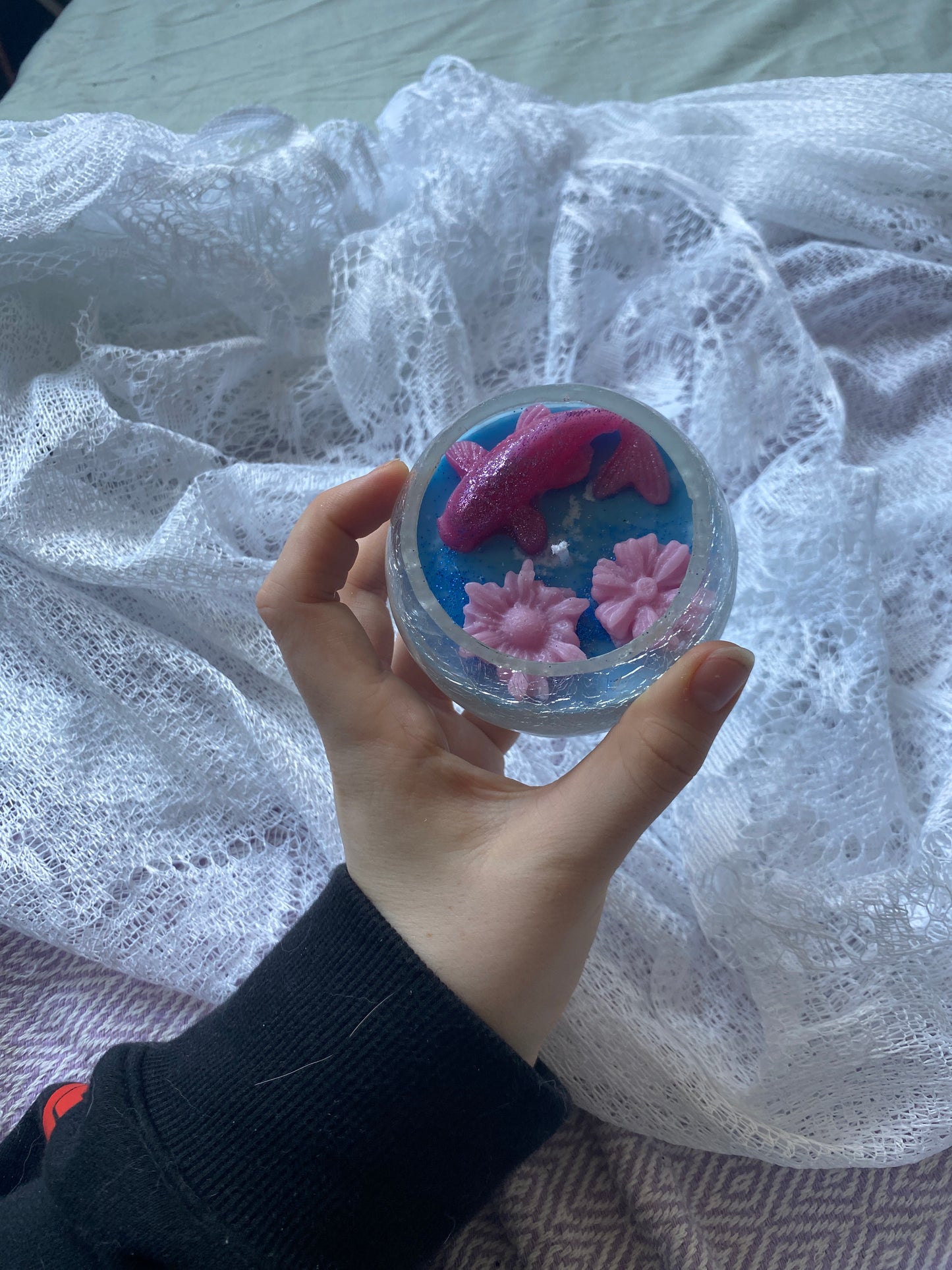"Fish bowl" candle