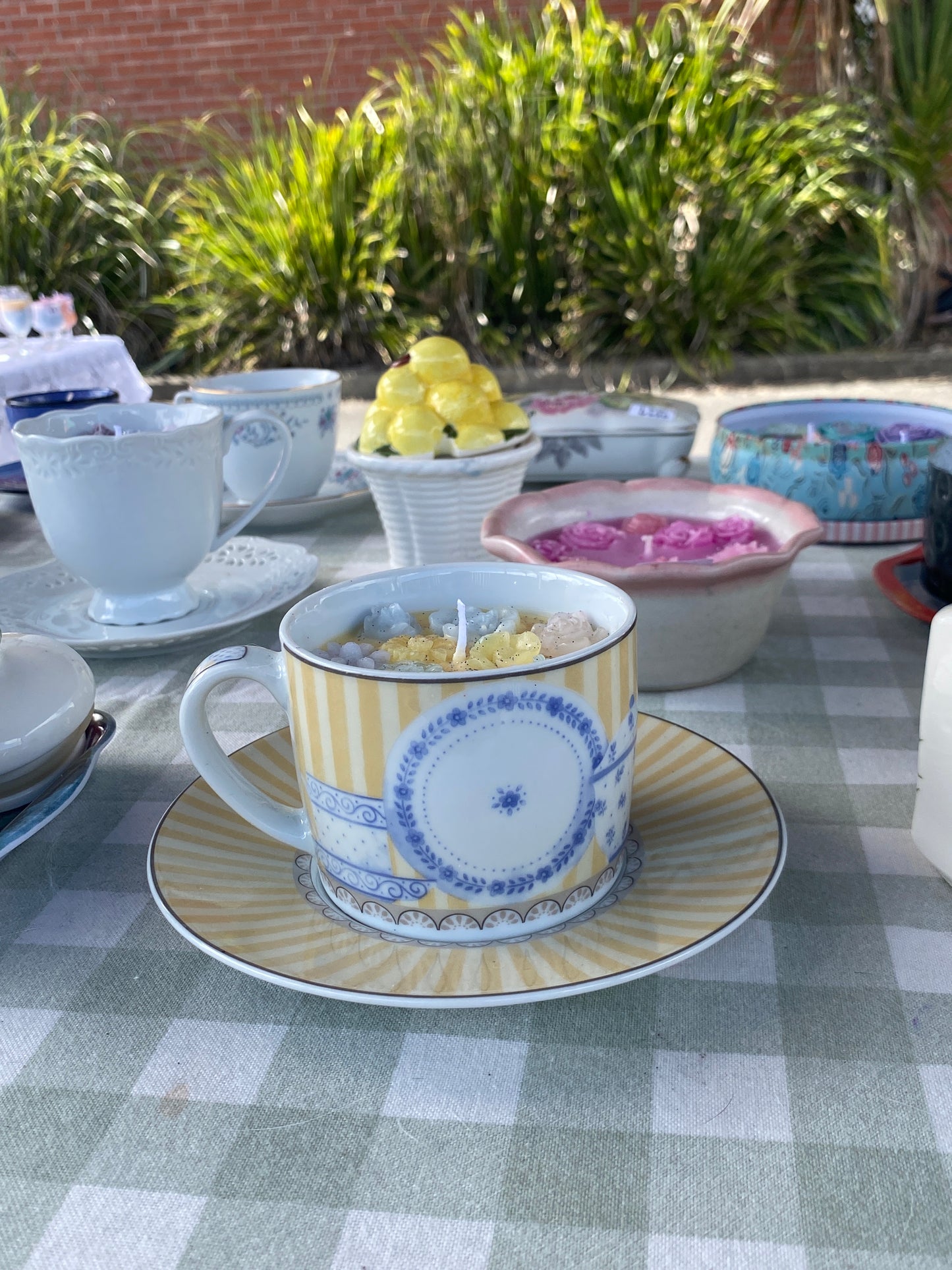 Ceramic teacup candle, with plate | Blue, white & yellow