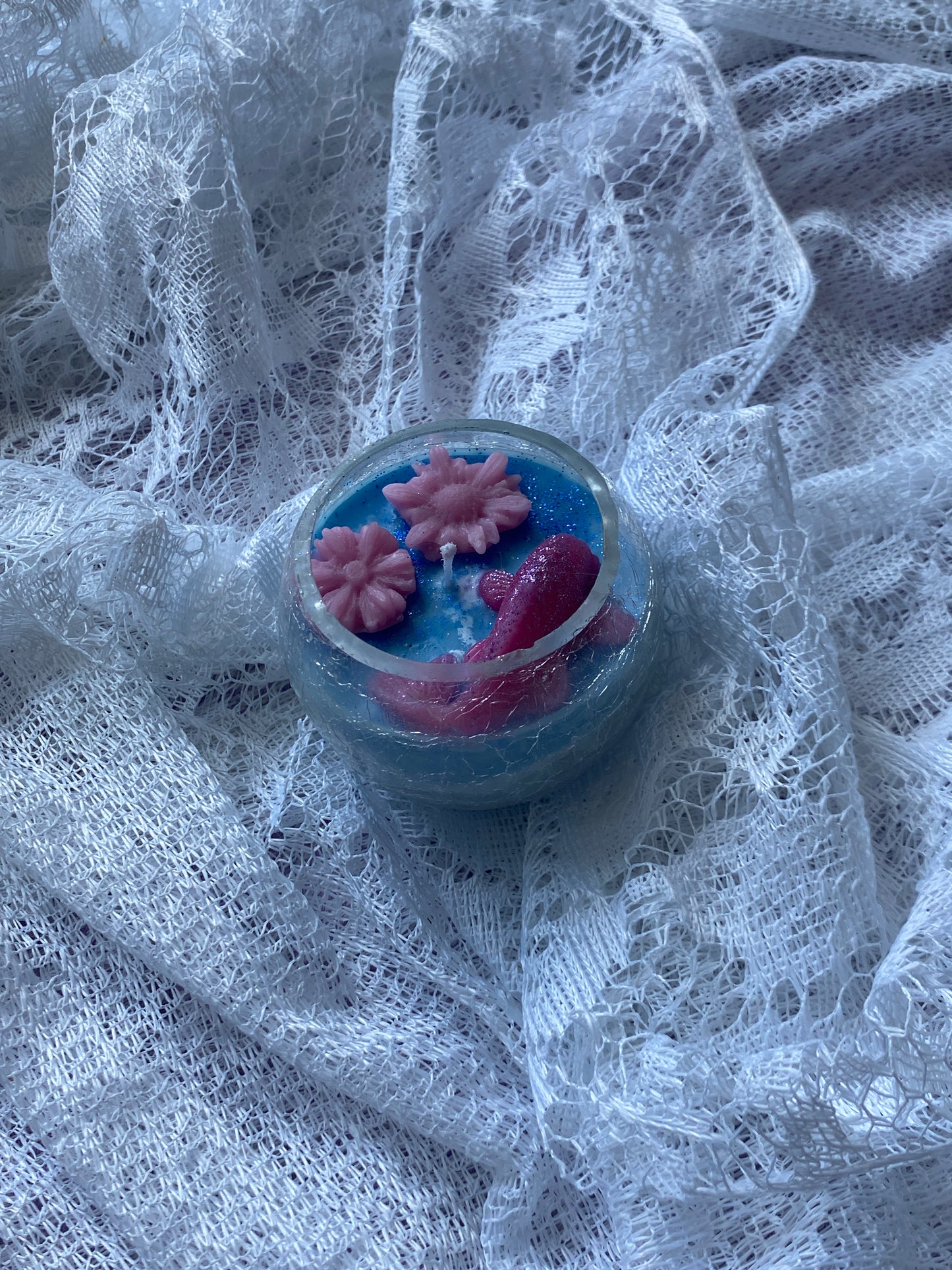 "Fish bowl" candle