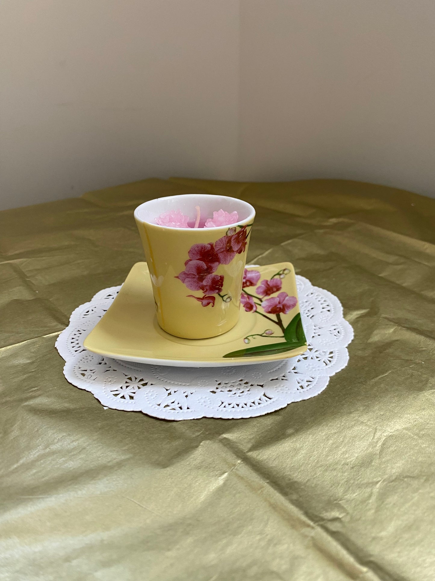 Mini yellow ceramic candle with pink flowers & plate